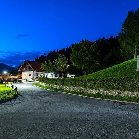 Camping & Caravan Zoncolan أوفارو المظهر الخارجي الصورة