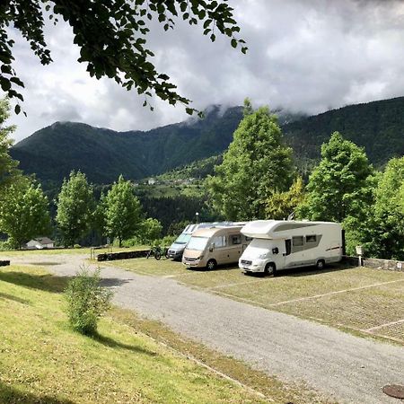 Camping & Caravan Zoncolan أوفارو المظهر الخارجي الصورة