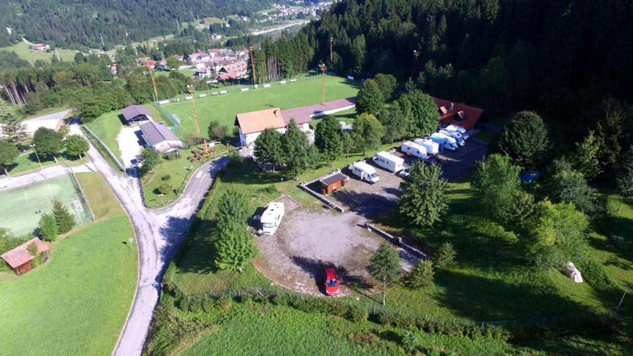Camping & Caravan Zoncolan أوفارو المظهر الخارجي الصورة